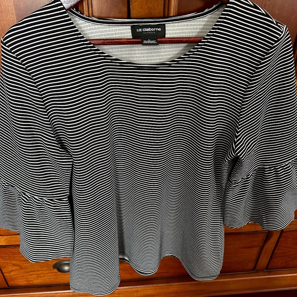 Liz Claiborne Ladies Black White Striped Top Bell Sleeves EUC L